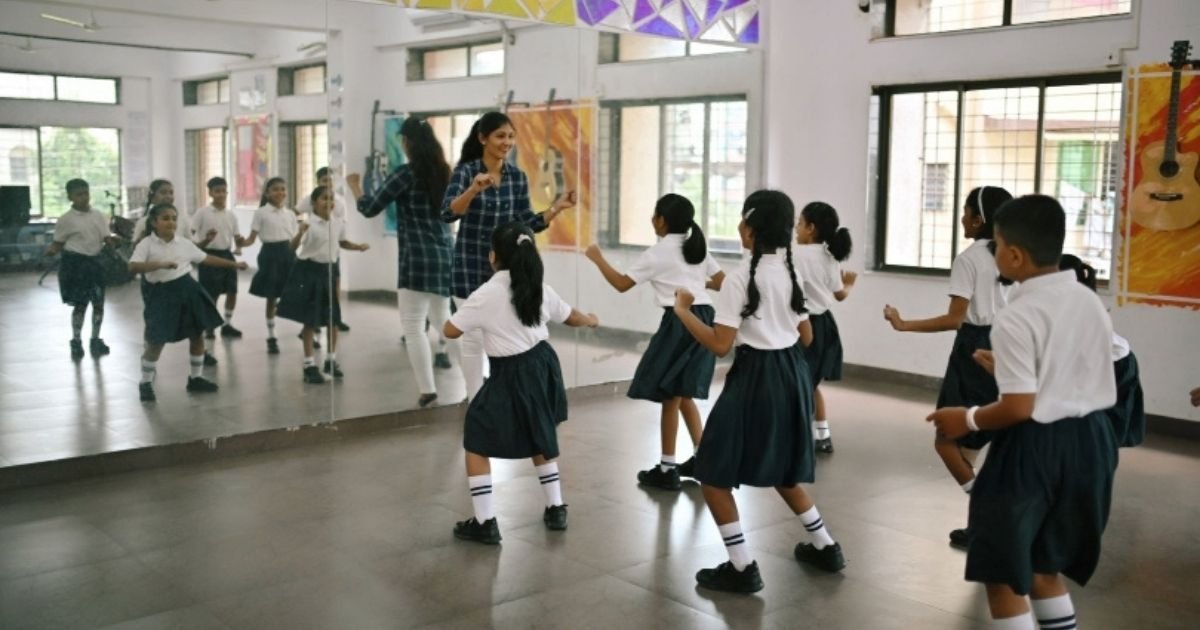 Best Smart School in Sasni with Digital Classrooms