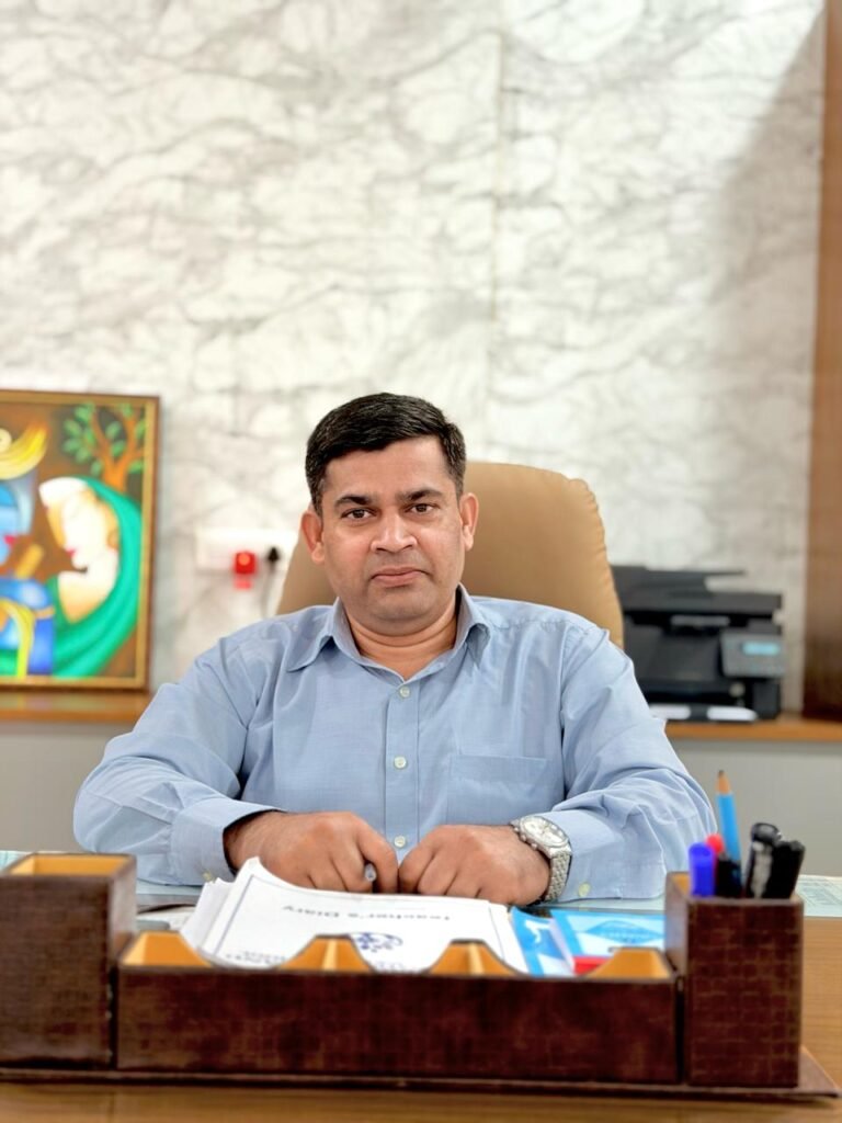 SMCIS-principal-vivek dixit